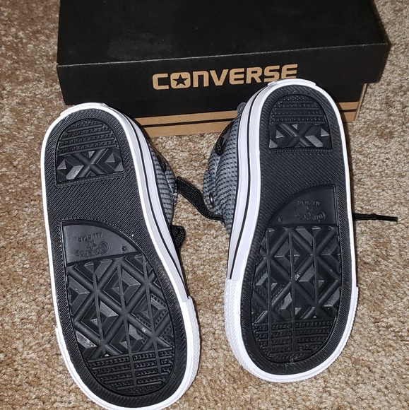 Converse shoes toddler size 7 - Picture 3 of 4